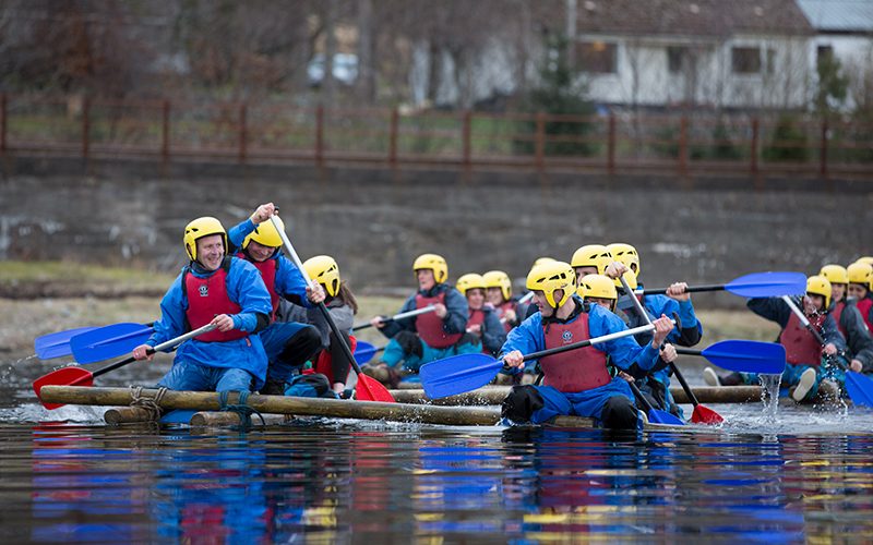 EBD_Howtown_teacher_taster_canoe_800x500