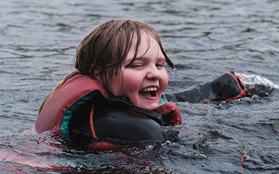400x250 1000 days laughing girl